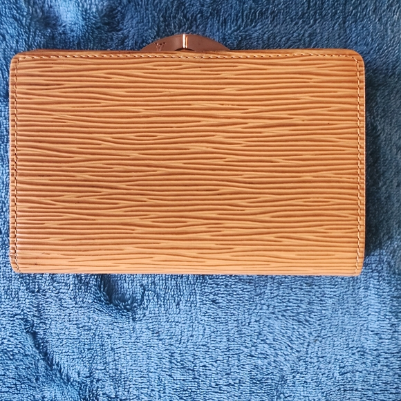 Louis Vuitton yellow with purple inside wallet - Picture 4 of 16